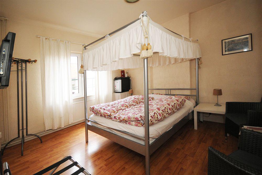 Pension Auberge De Dael Valkenburg aan de Geul Esterno foto